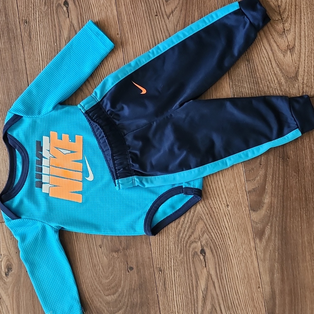 2 Piece Nike outfit for baby